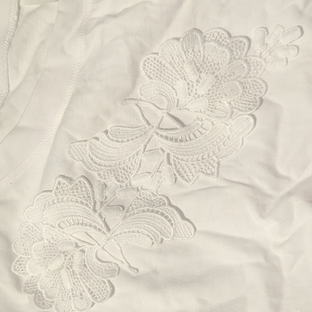 ✨5/$25✨ Anthropologie embroidered flowy tunic top - Picture 8 of 11